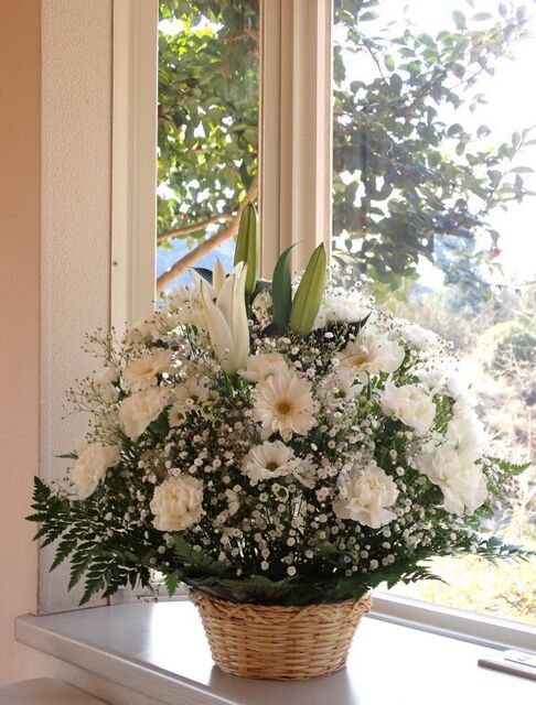 Ｔさんからのお花籠.JPG